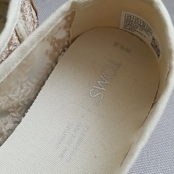 Women toms flats size 5.5 - Picture 2 of 4